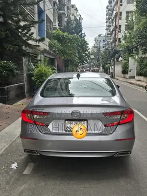 হোন্ডা একর্ড ২০২১ রূপালী