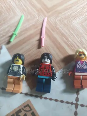 8 Pc Lego With Sword