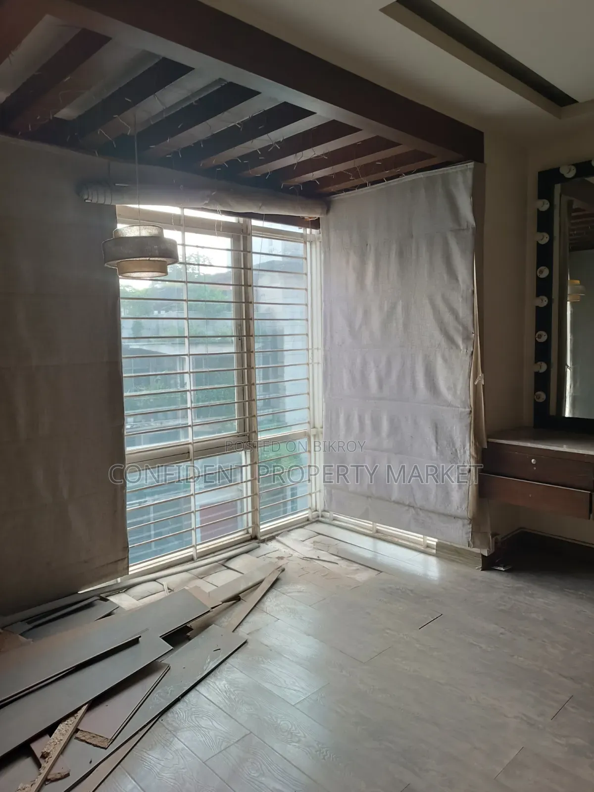 4 Bedroom Apartment in Baridhara for sale