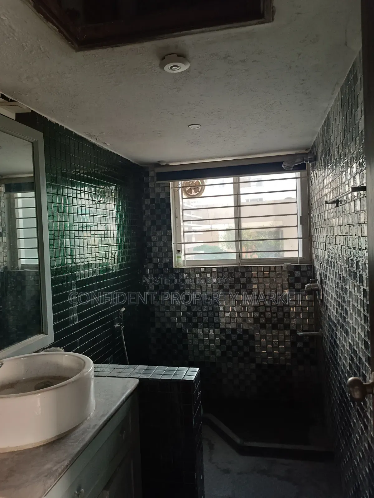 4 Bedroom Apartment in Baridhara for sale