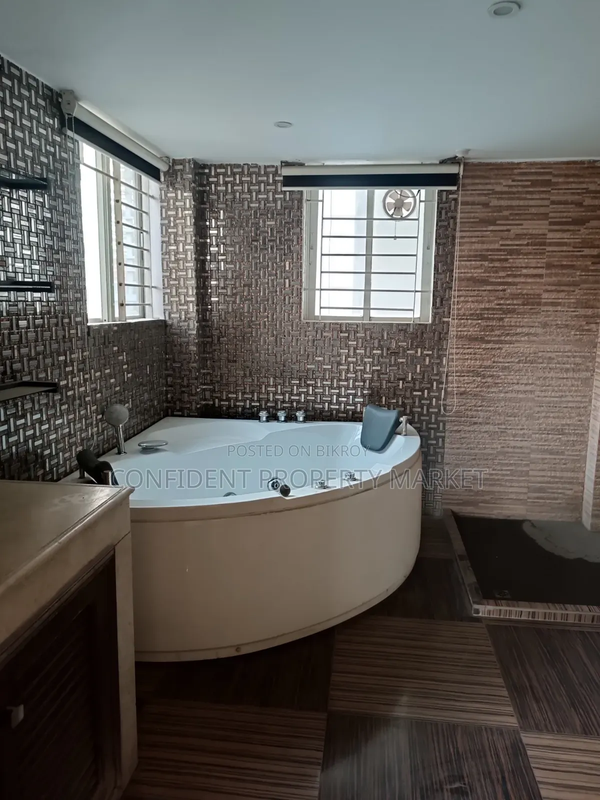 4 Bedroom Apartment in Baridhara for sale