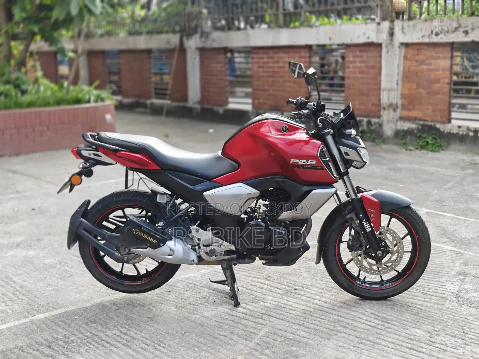 ইয়ামাহা এফজেডএস ভি৩ ২০২২ লাল