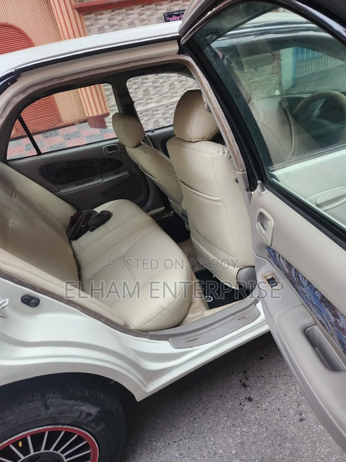 Toyota Corolla Automatic 1997 White