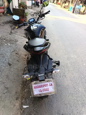 সুজুকি জিক্সার এসএফ ২০২৬ ব্ল্যাক