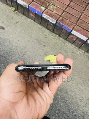 অ্যাপল আইফোন এক্সএস ৬৪ জিবি কালো