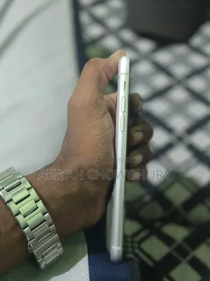 অ্যাপল আইফোন এক্সআর ১২৮ জিবি হোয়াইট