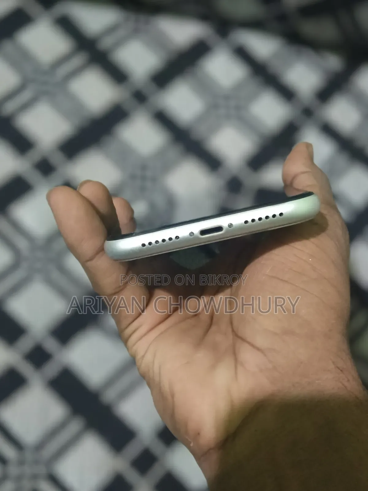 অ্যাপল আইফোন এক্সআর ১২৮ জিবি হোয়াইট