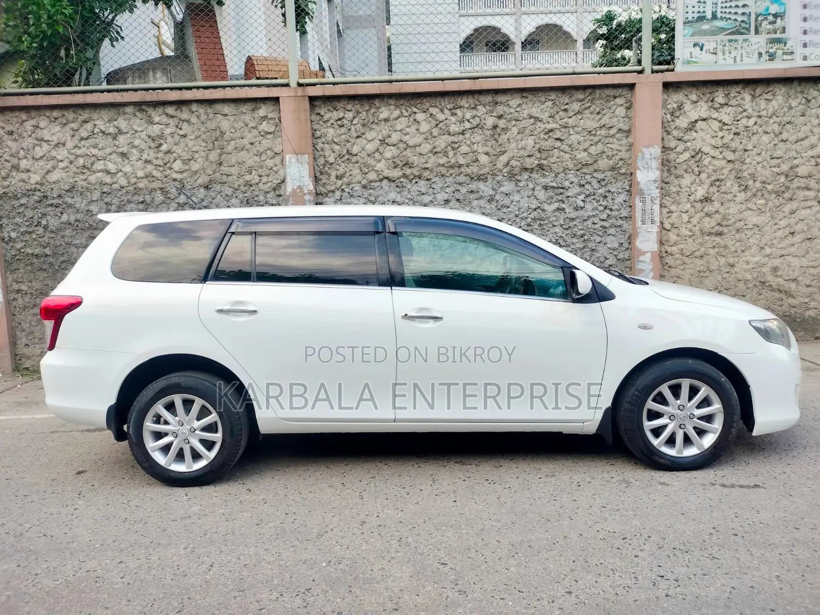 Toyota Corolla Fielder 1.5 Petrol Front-Wheel Drive 2011 White