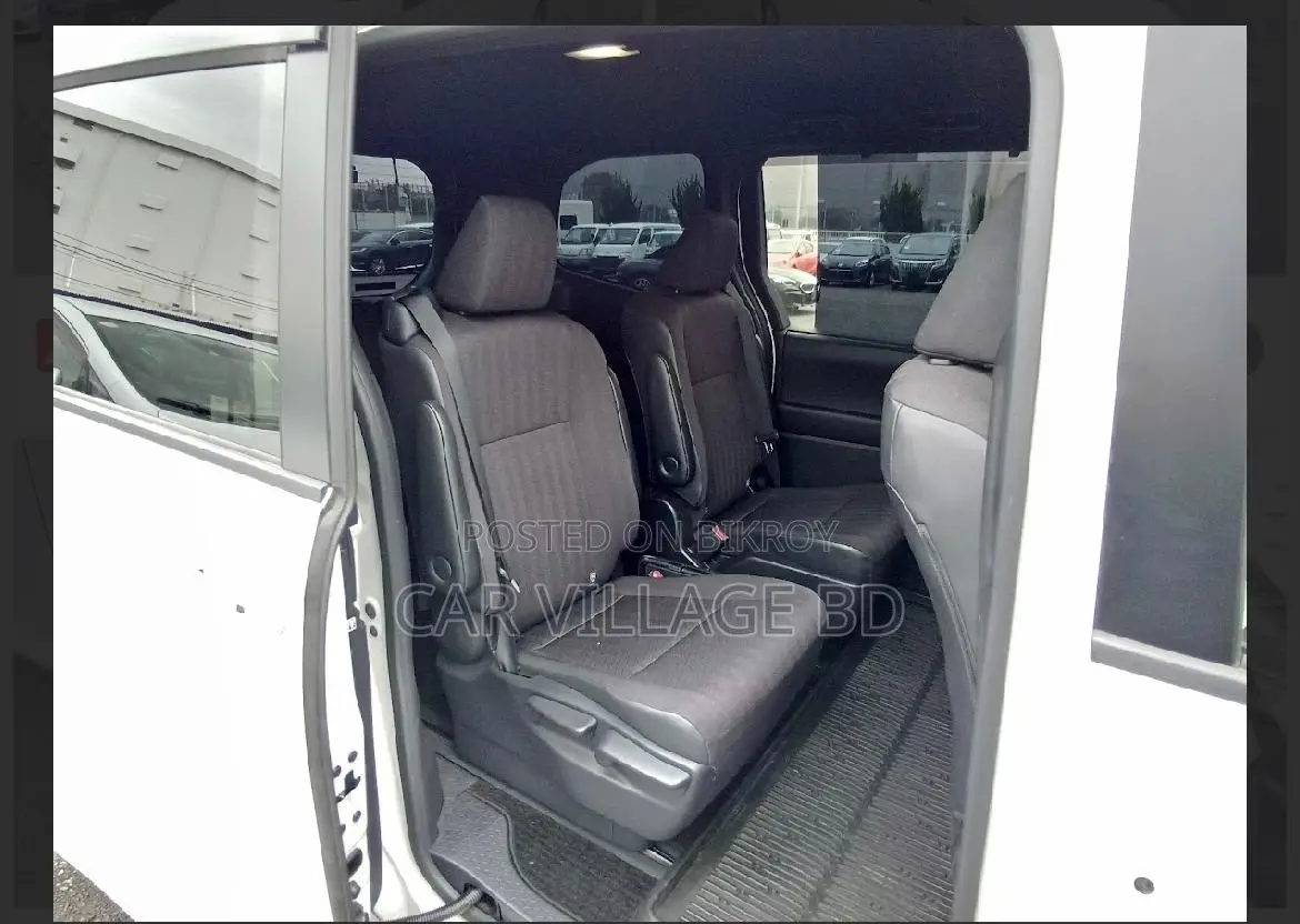 Toyota Noah 2022 Pearl