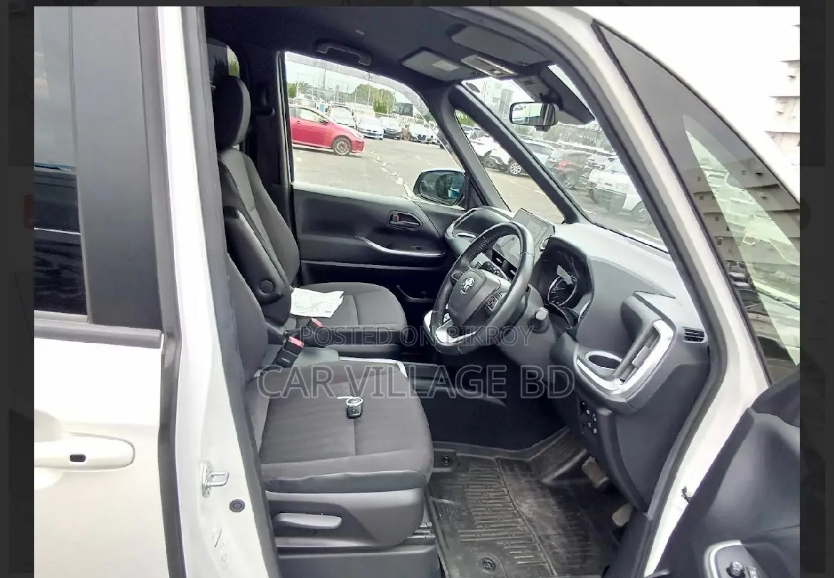 Toyota Noah 2022 Pearl