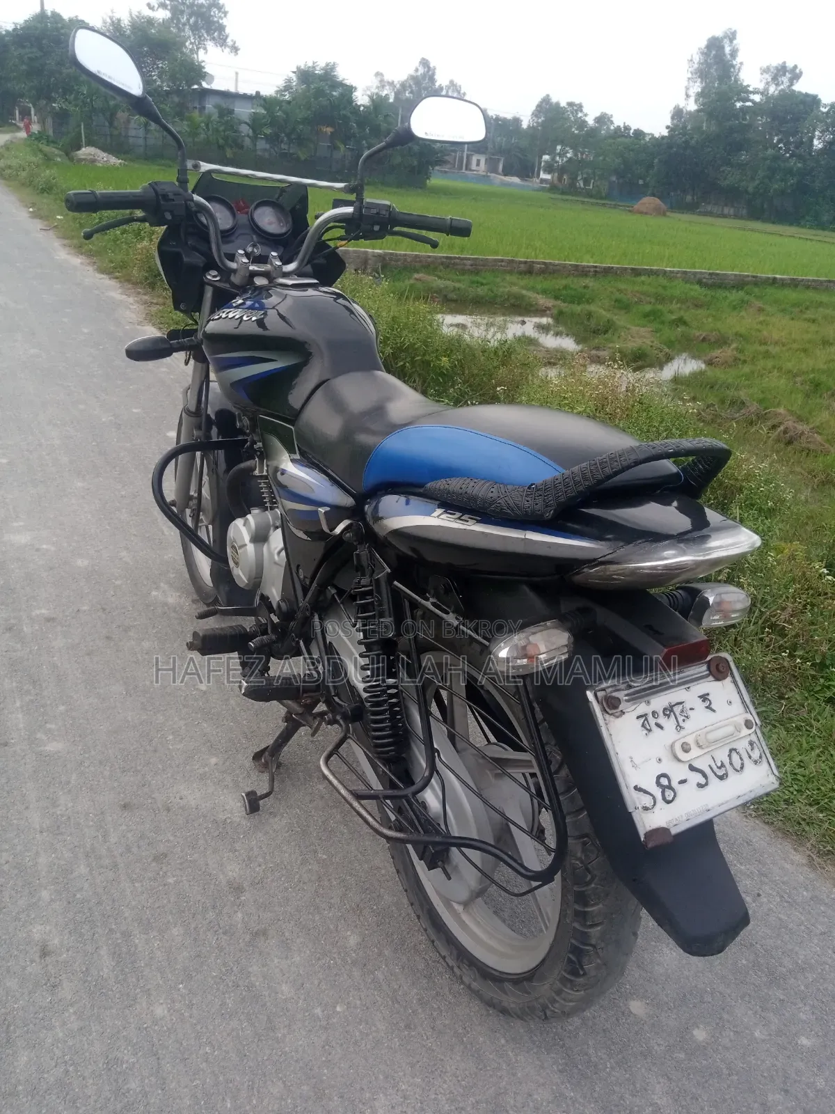 বাজাজ ডিসকভার ১২৫ ২০১৭ কালো