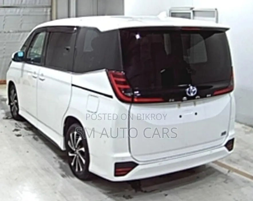 Toyota Noah 2023 Pearl
