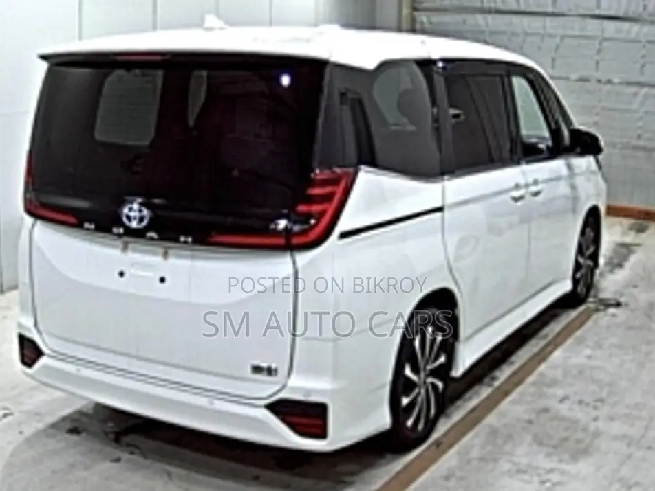 Toyota Noah 2023 Pearl