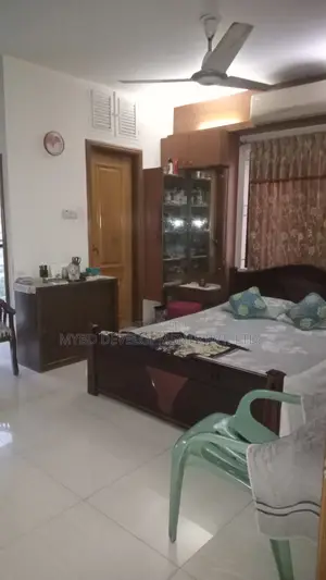 বসুন্ধরায় সাজানো ৫ বেডরুমের অ্যাপার্টমেন্ট বিক্রয়