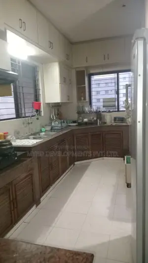 বসুন্ধরায় সাজানো ৫ বেডরুমের অ্যাপার্টমেন্ট বিক্রয়