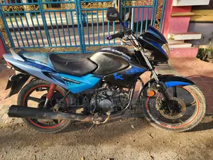 হিরো গ্ল্যামার ২০১৫ কালো