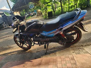 হিরো গ্ল্যামার ২০১৫ কালো