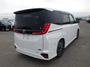 Toyota Noah 2023 Pearl