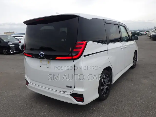 Toyota Noah 2023 Pearl