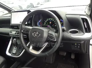 Toyota Noah 2023 Pearl