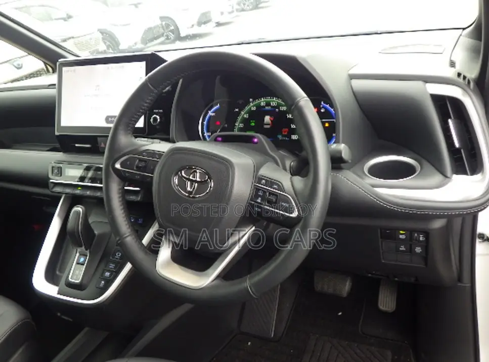 Toyota Noah 2023 Pearl