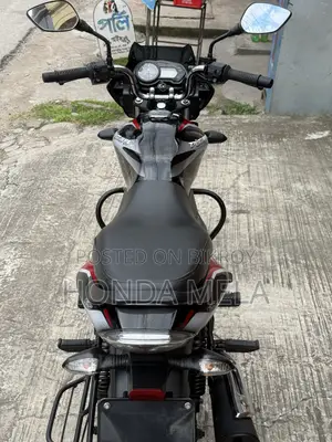 বাজাজ ডিসকভার ১২৫ ২০২০ ব্ল্যাক