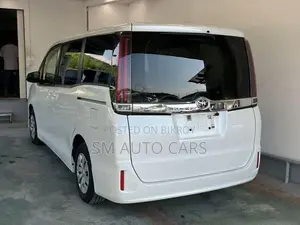টয়োটা নোয়া ২০২১ পার্ল