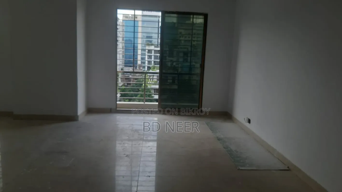 বনানী সাউথে ২২০০ বর্গফুটের অফিস স্পেস ভাড়ার জন্য উপলব্ধ