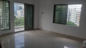 বনানী সাউথে ২২০০ বর্গফুটের অফিস স্পেস ভাড়ার জন্য উপলব্ধ