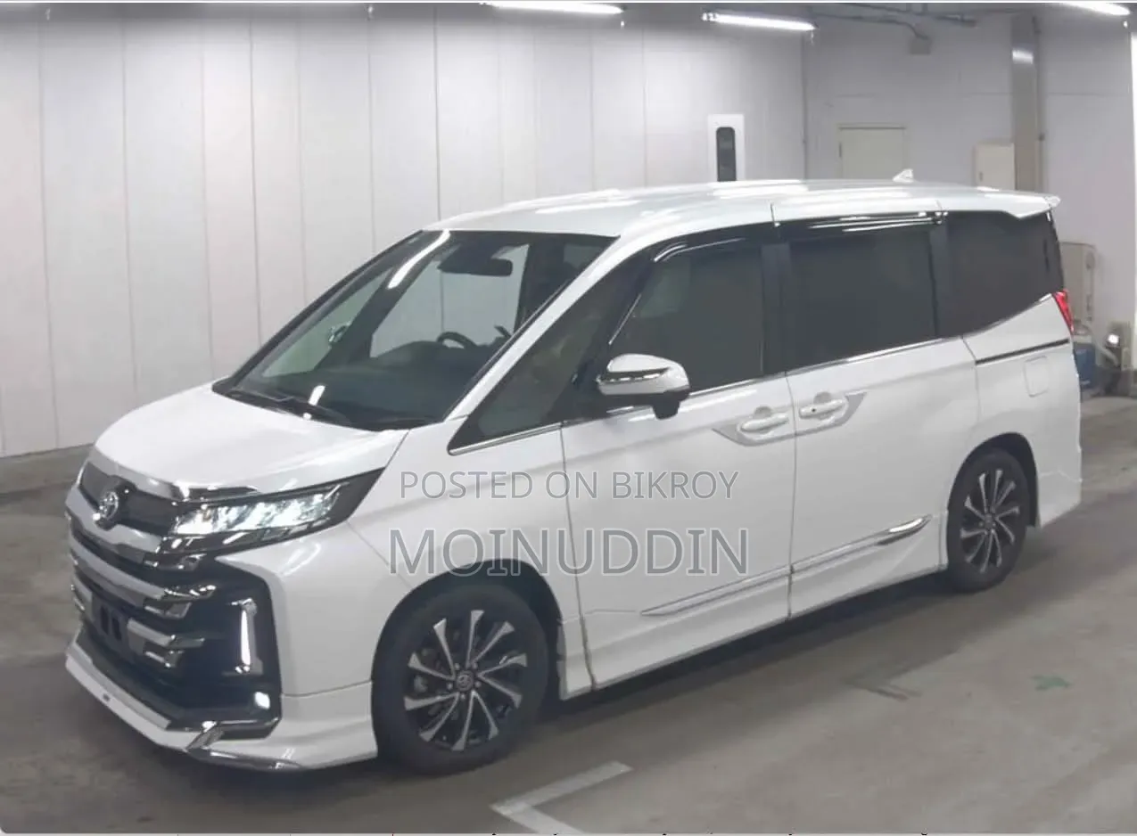 Toyota Noah 2023 Pearl