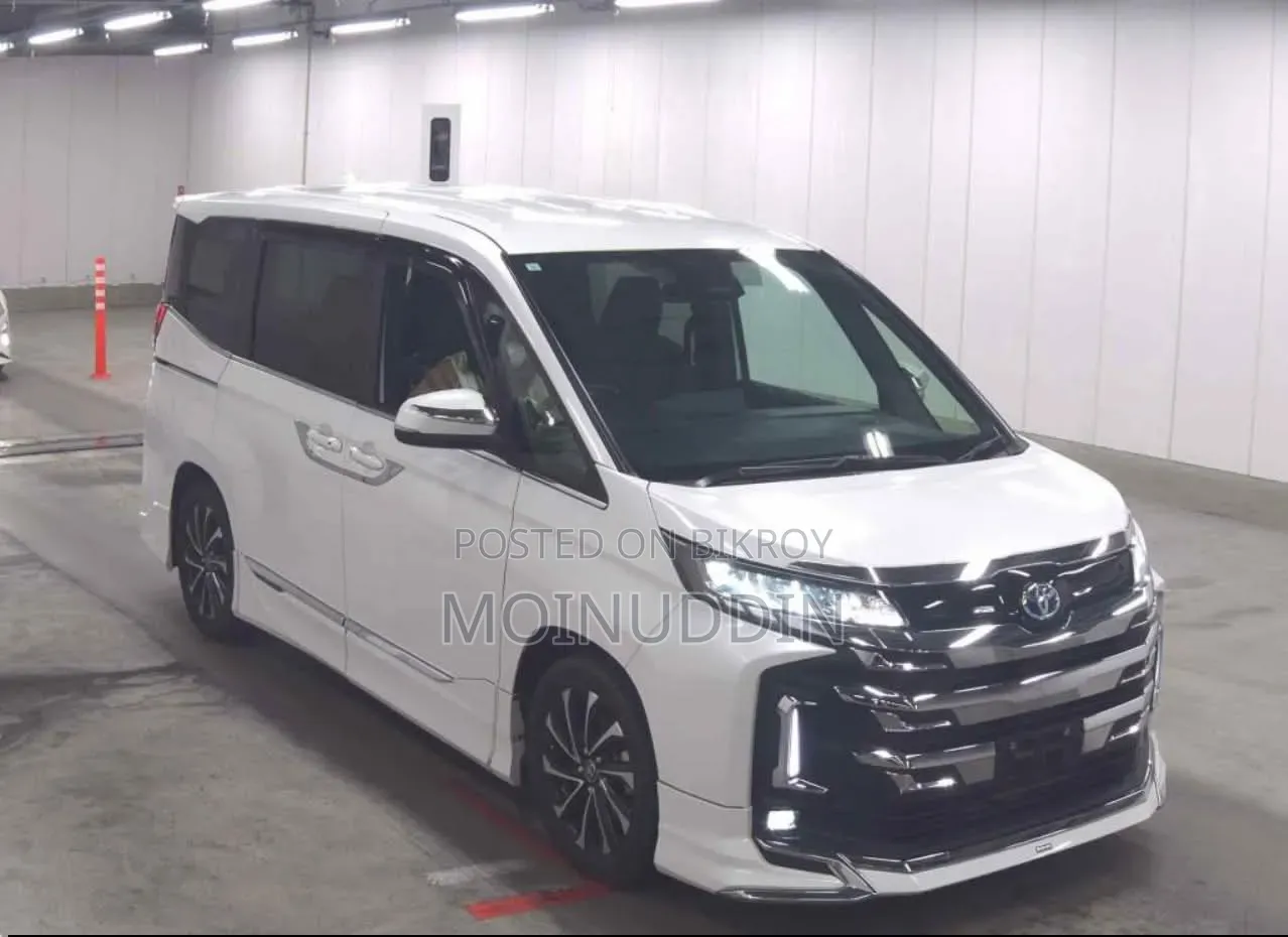 Toyota Noah 2023 Pearl