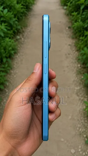 রিয়েলমি ১২ ১২৮ জিবি