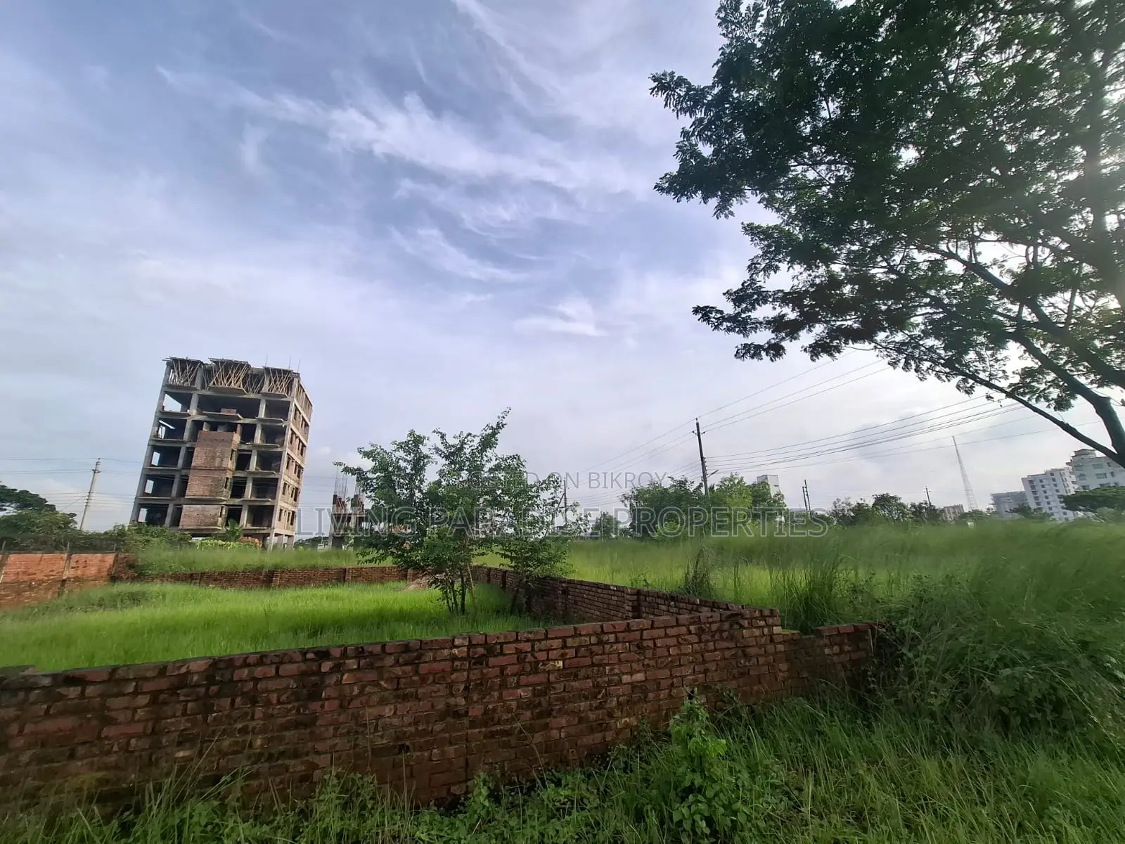 এম ব্লক || দক্ষিণ মুখ || ২০০ ফুট এবং ১২০ ফুটের মাদানী এভিনিউয়ের অত্যন্ত কাছাকাছি।