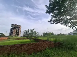 এম ব্লক || দক্ষিণ মুখ || ২০০ ফুট এবং ১২০ ফুটের মাদানী এভিনিউয়ের অত্যন্ত কাছাকাছি।