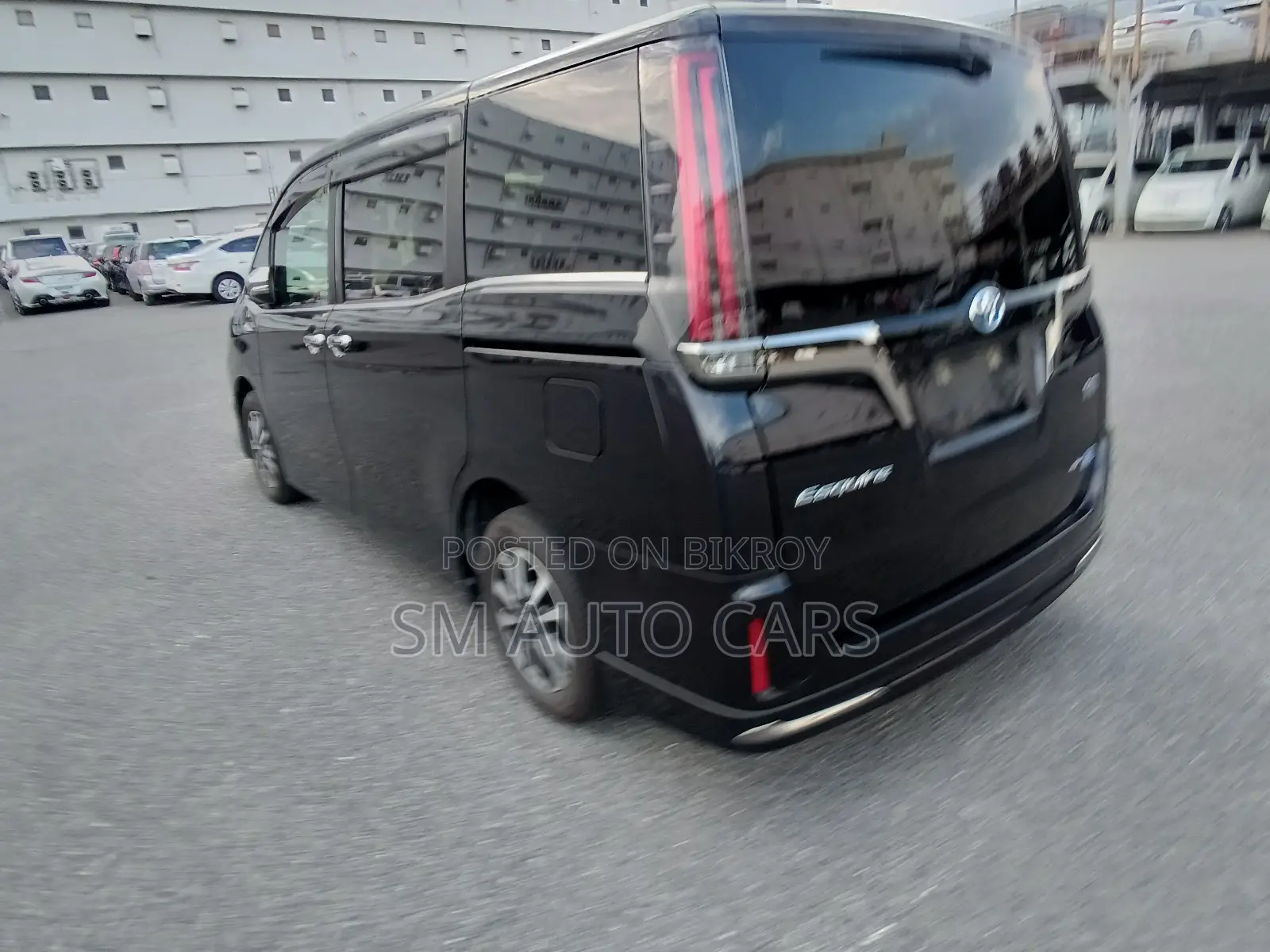 Toyota Esquire 1.8 FWD Hybrid (7 seater) 2021 Black