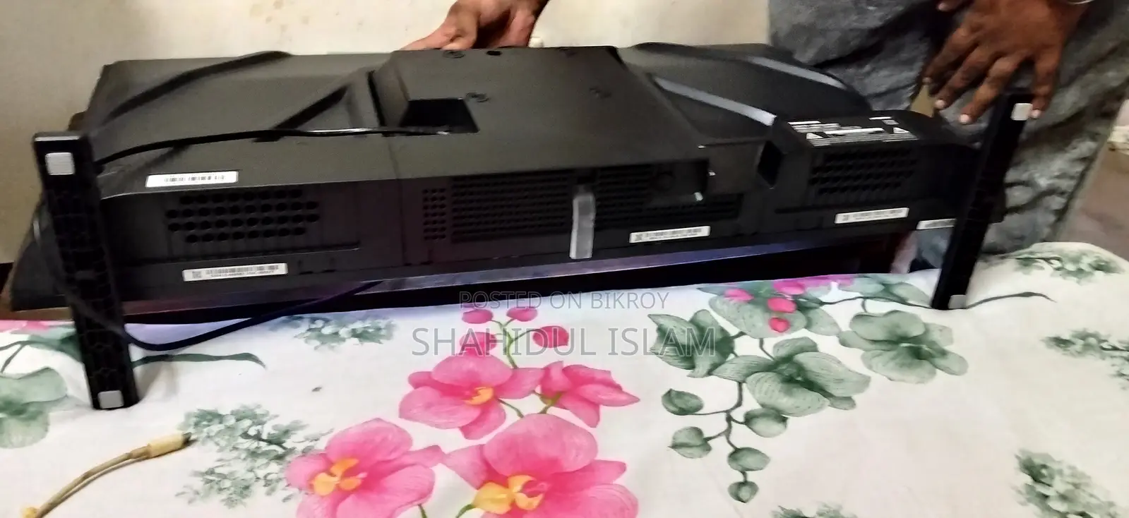URGENT SALE | Toshiba REGZA 32" Smart TV | WiFi | Netflix | Original Box
