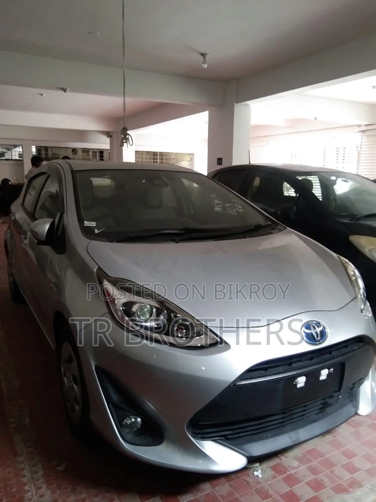 Toyota Aqua 2018 Silver