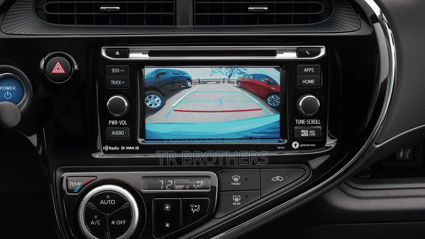 Toyota Aqua 2018 Silver