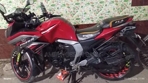 ইয়ামাহা ফেজার ভি২ ২০১৭ লাল