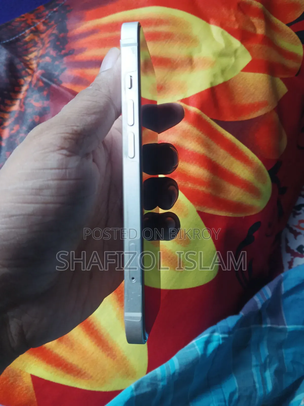 অ্যাপল আইফোন ১৩ ১২৮ জিবি সাদা
