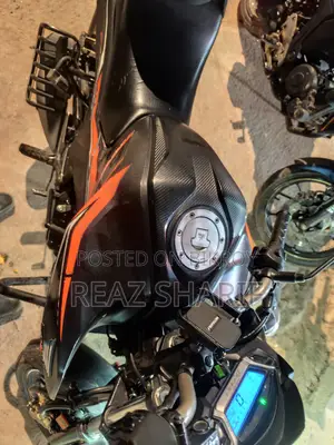 Honda Hornet 2023 Orange
