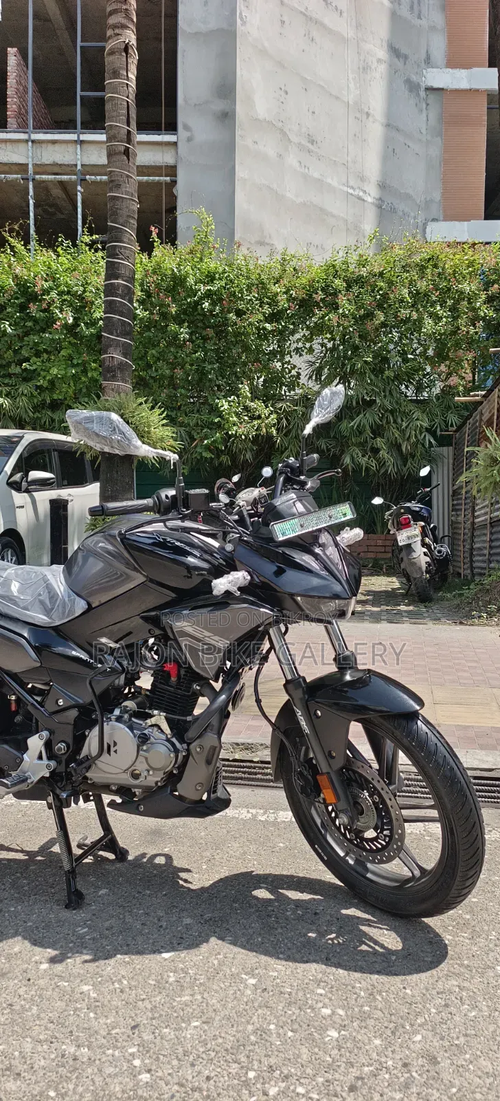 New Hero Xtreme 125R 2025 Black