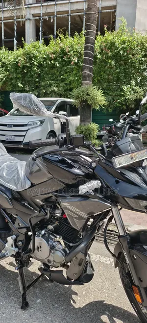 New Hero Xtreme 125R 2025 Black