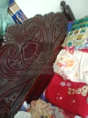 পুরানো কাঠের খাট বিক্রয়