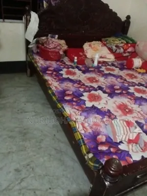 পুরানো কাঠের খাট বিক্রয়