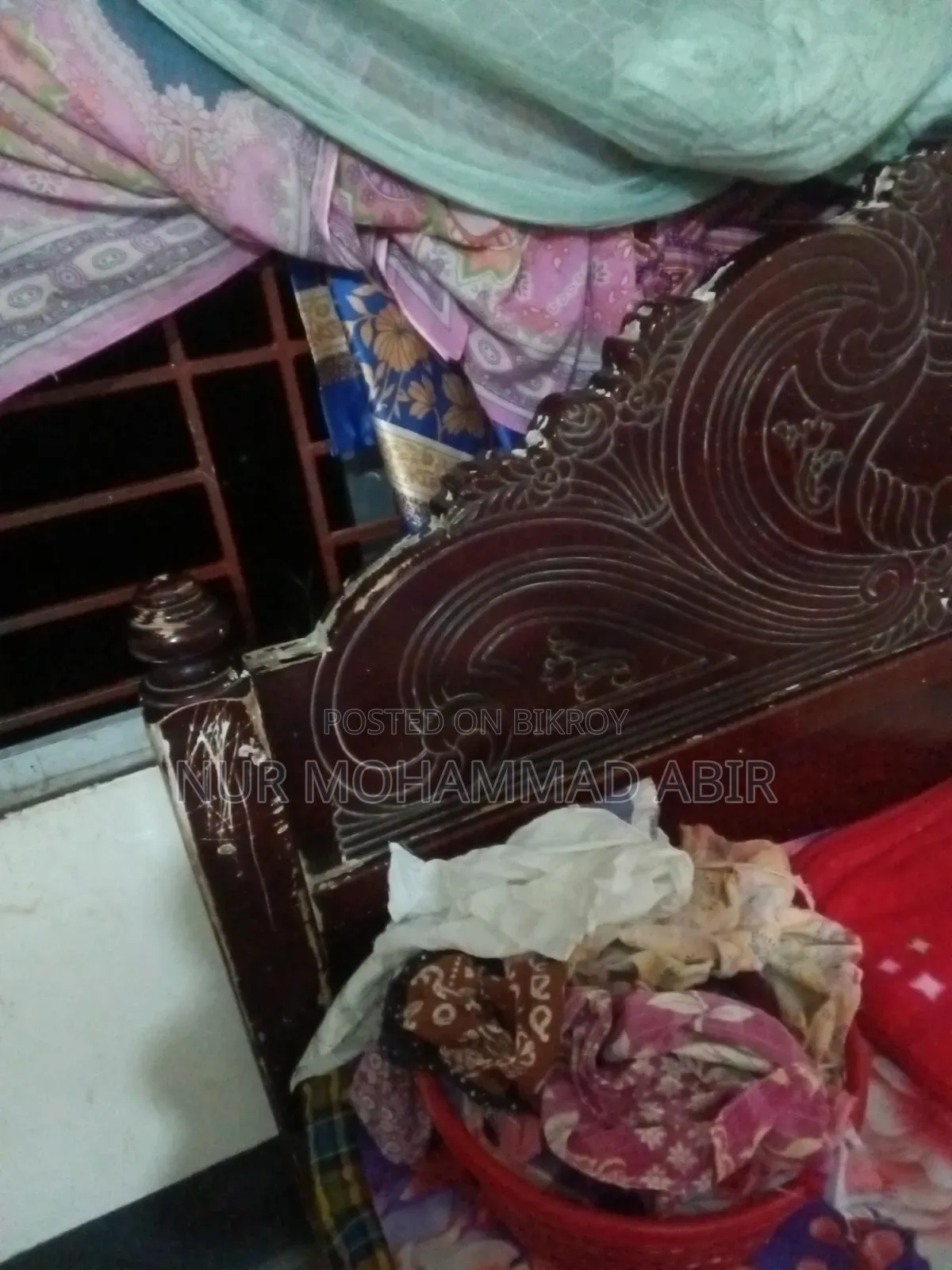 পুরানো কাঠের খাট বিক্রয়