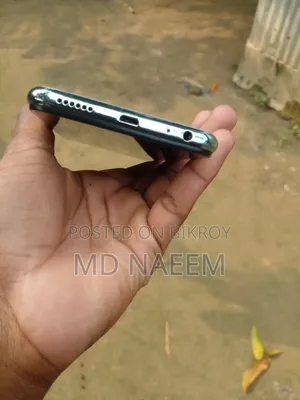 Vivo Y17 128 GB
