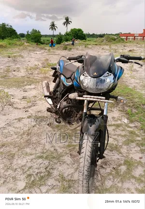 বাজাজ ডিসকভার ১০০ ২০১৭ নীল