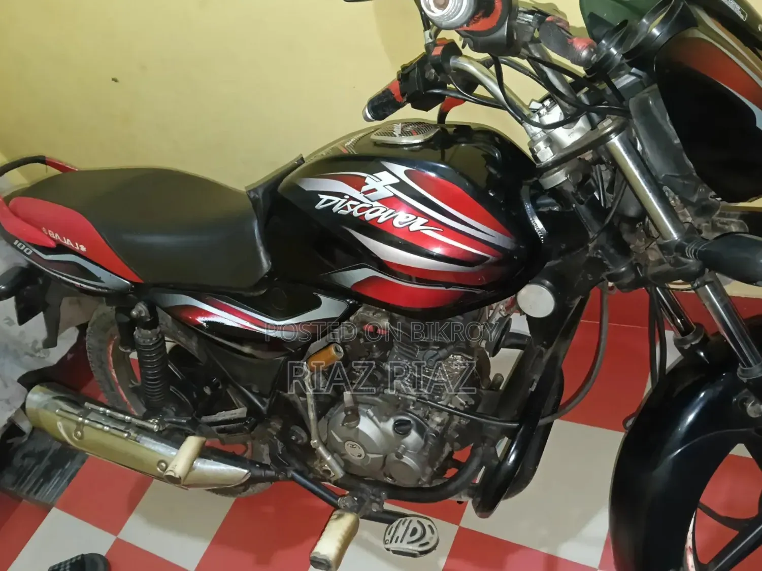 বাজাজ ডিসকভার ১০০ ২০১৩ পার্পল