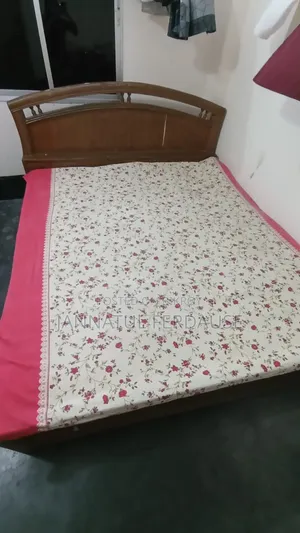 Large Bed 6/7
